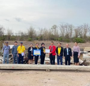 กฟผ.แม่เมาะ สนับสนุนเสาไฟฟ้าคอนกรีตโรงเรียนแม่เมาะวิทยา