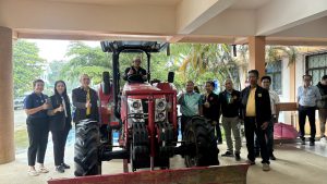 กฟผ.แม่เมาะ ร่วมส่งมอบเครื่องจักรใช้งานด้านสาธารณประโยชน์ชุมชน ต.บ้านดง ตามแผนส่งเสริมและพัฒนาคุณภาพชีวิตราษฎร อ.แม่เมาะ