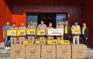 กฟผ.แม่เมาะ ร่วมต้านภัยหนาวมอบผ้าห่ม 100 ผืน และสนับสนุนงบประมาณดูแลคุณภาพชีวิตชุมชนอำเภอแม่เมาะ